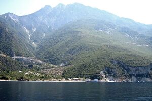 На Афоне находятся 20 православных монастырей