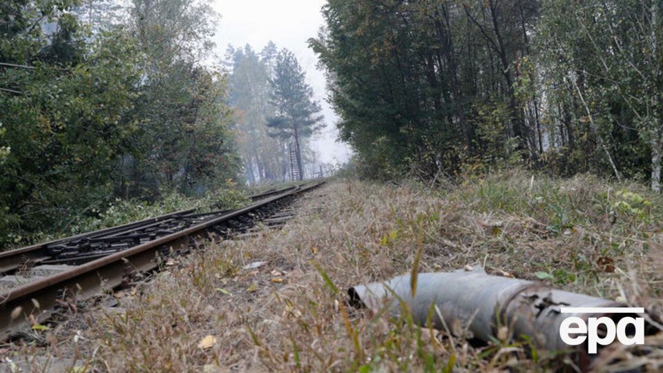 У ніч на 9 жовтня в районі селища Дружба Ічнянського району Чернігівської області почали вибухати боєприпаси