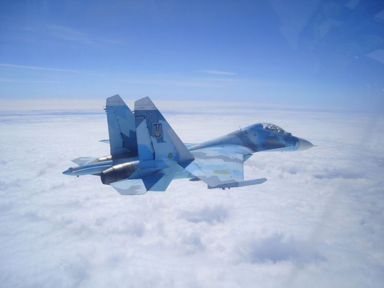 16 октября около 17.00 истребитель Су-27УБ упал в районе села Уланов Винницкой области