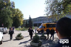 Уранці 17 жовтня в політехнічному коледжі в окупованій Керчі спрацював невстановлений вибуховий пристрій, потім сталася стрілянина