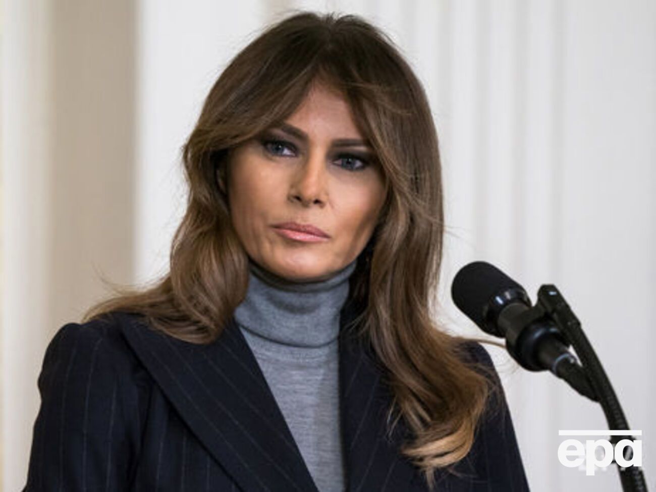 Дружина президента США пересіла на інший літак