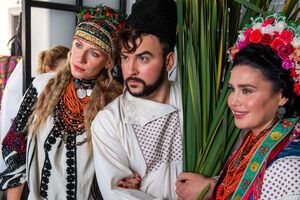 Нікітюк, Сенічкін та Барбір приміряли національний одяг