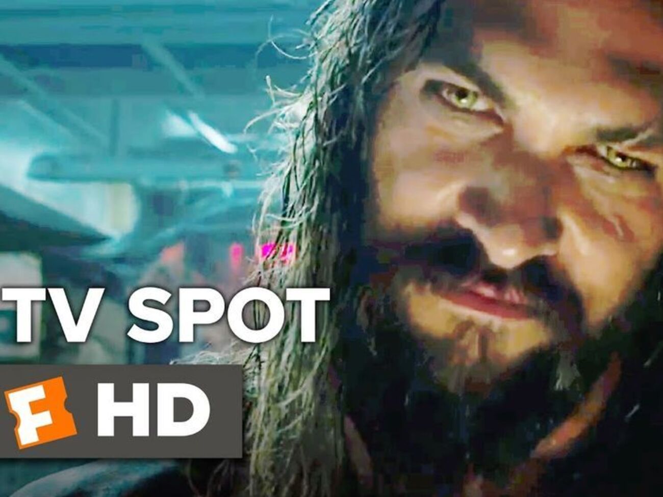 Момоа виконує роль Аквамена