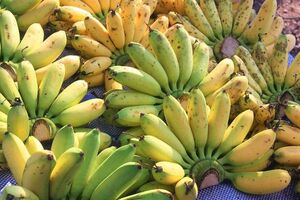 Банани не варто їсти на ніч