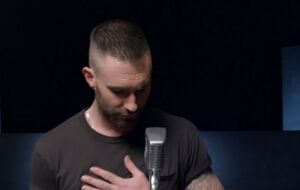 Фронтмен Maroon 5 лично снялся в ролике