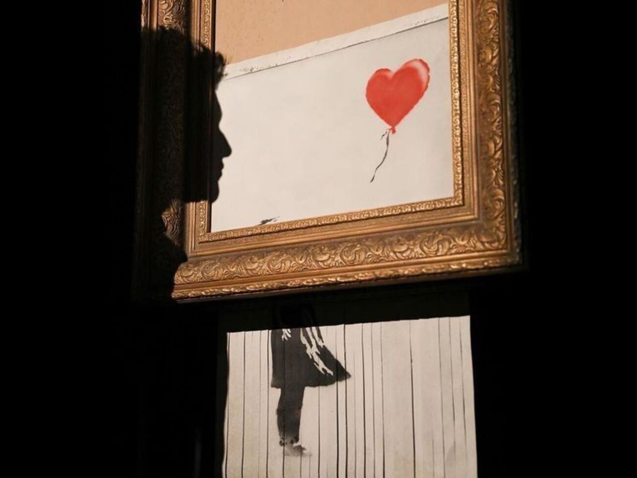 Бэнкси планировал уничтожить &ldquo;Девочку с воздушным шаром&ldquo;, но его подвел шредер