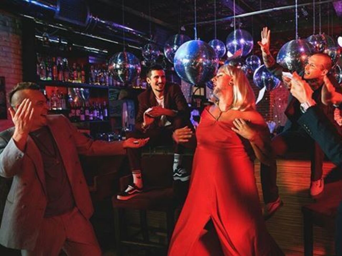 Потап примерил парик в новом ролике