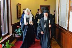 15 октября Синод РПЦ в Минске принял решение о полном разрыве евхаристического общения с Константинопольским патриархатом