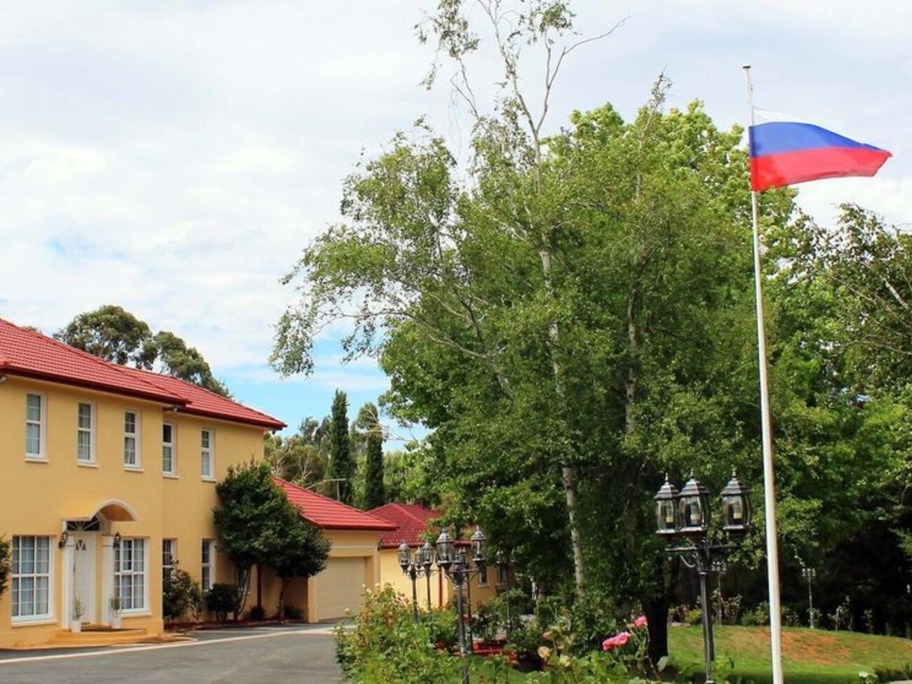 В посольстве РФ назвали фильм русофобским