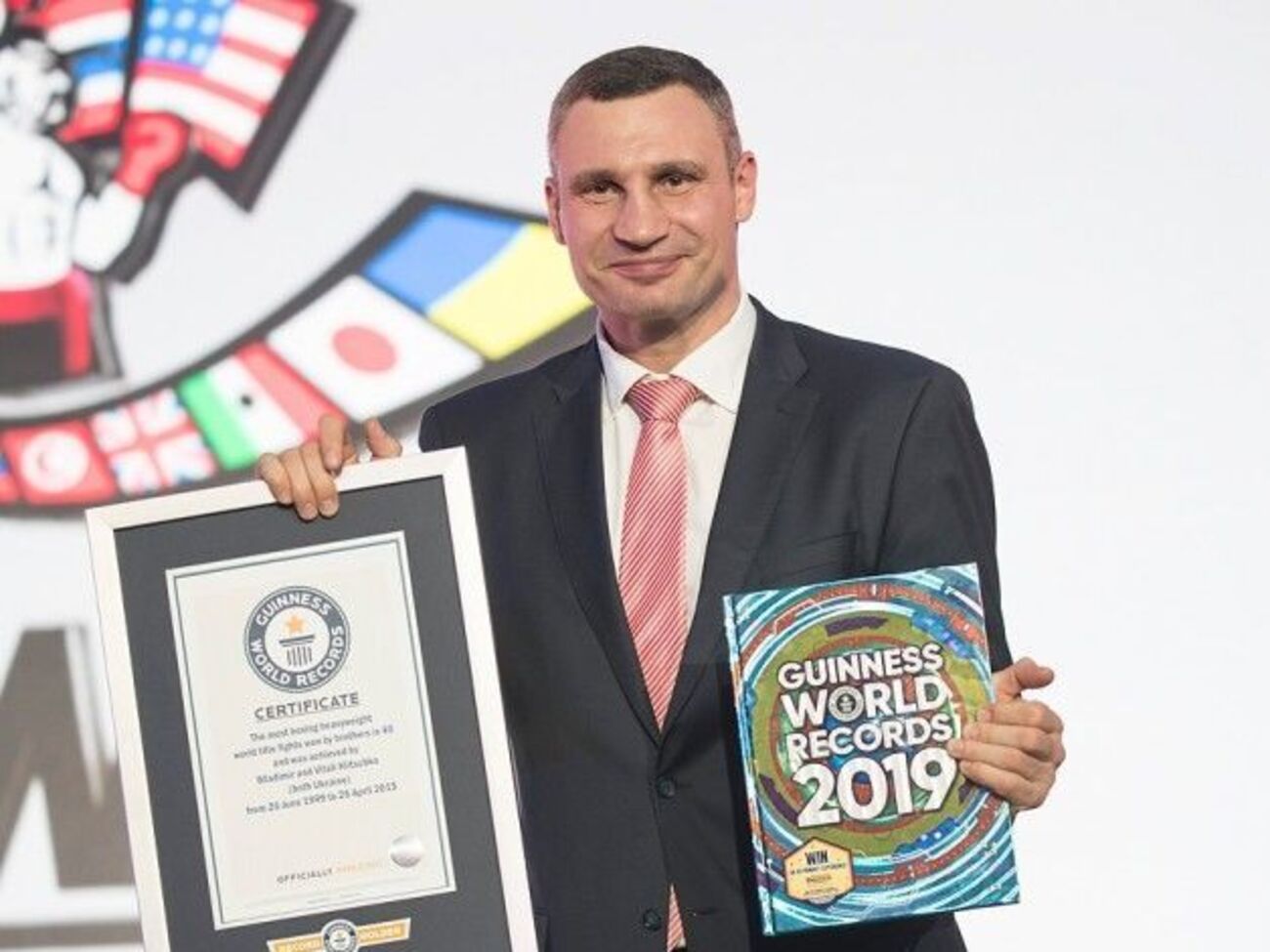 Віталій Кличко: Наш із Володимиром рекорд &ndash; це рекорд усіх, хто підтримував братів Кличків, хто вболівав за нас і за Україну