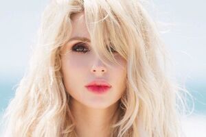 Loboda: Говорят, время все изменит, но всякий раз оказывается, что приходится менять все самому