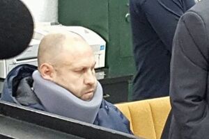 Дронов добавил, что после аварии не смог подойти к потерпевшим, так как его увезли в больницу