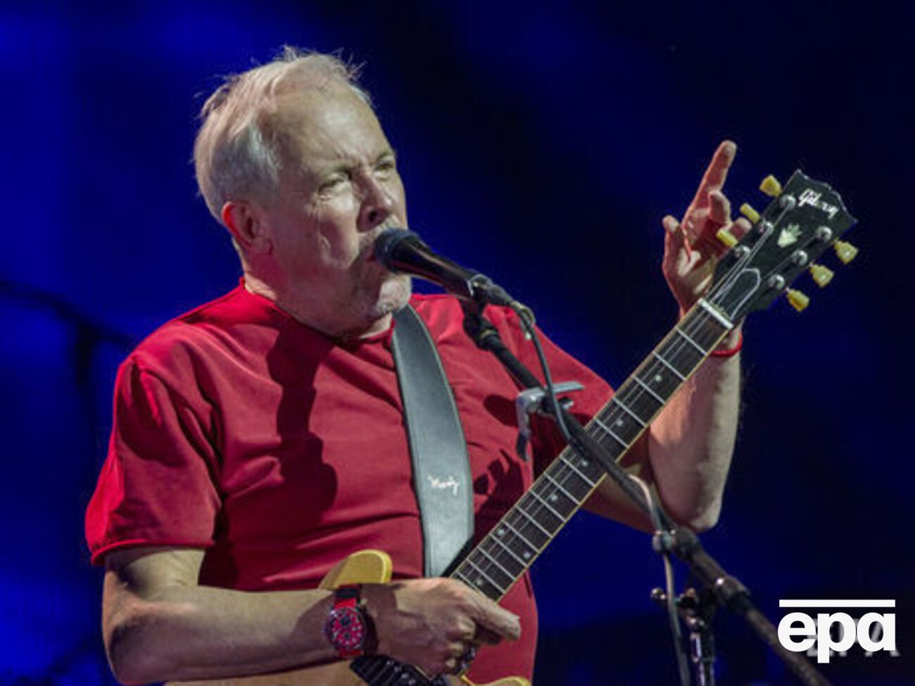 Макаревич: У самого стола архангелы скрутили, на выход отвели и дали п...здюлей