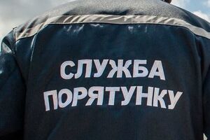 До гасіння пожежі залучали 12 осіб особового складу та три одиниці техніки ДСНС