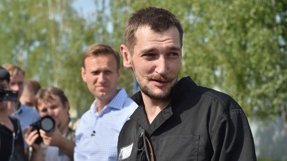 Олег Навальный (на переднем плане) вышел на свободу 29 июня 2018 года