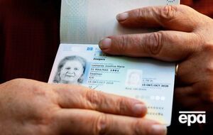 57-летний Леонн Зеегерс получил паспорт с обозначением пола X