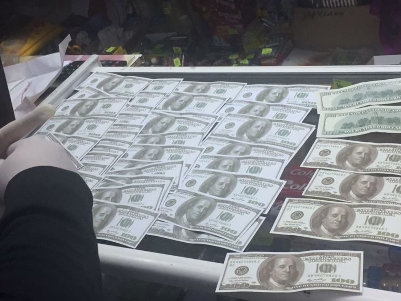 Правоохранители изъяли требуемую сумму