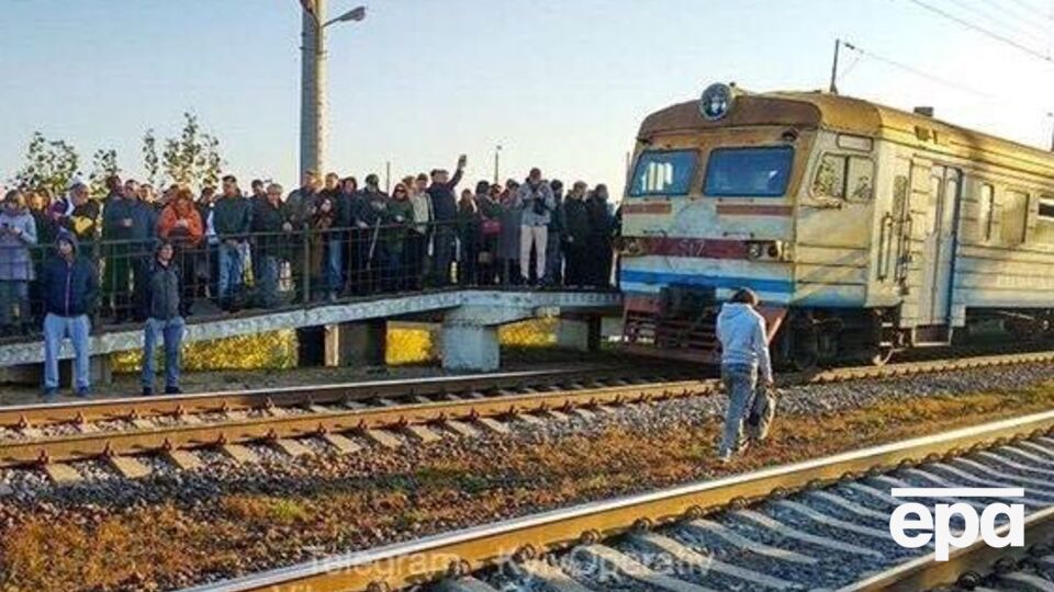 У Києві через брак вагонів не всі охочі можуть потрапити у міську електричку