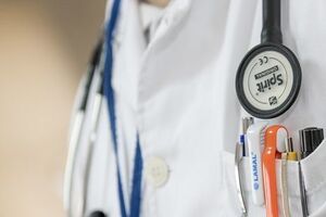 Гройсман заявив, що завдяки реформі вдалося усунути корупцію із системи закупівлі ліків
