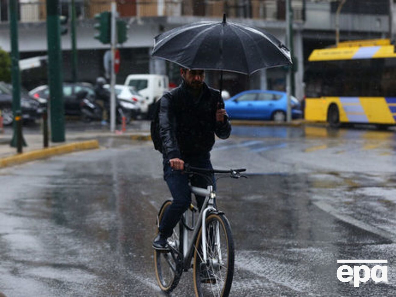 Циклон принесет дожди, ветер и местами мокрый снег