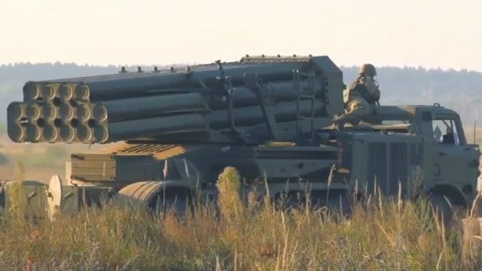 Порошенко: Продовжуємо зміцнювати обороноздатність української армії