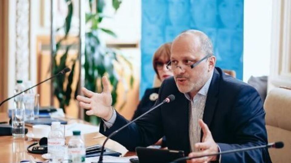 Аласанія: Де у нас рейтинги, щоб рекламу робити?