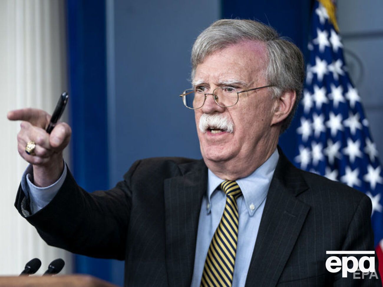 Болтон прибыл в Москву 21 октября