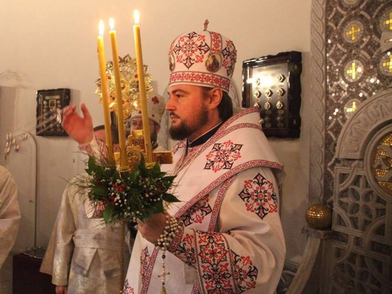 Драбинко: Всегда священник какой-то епархии поминает своего епархиального архиерея