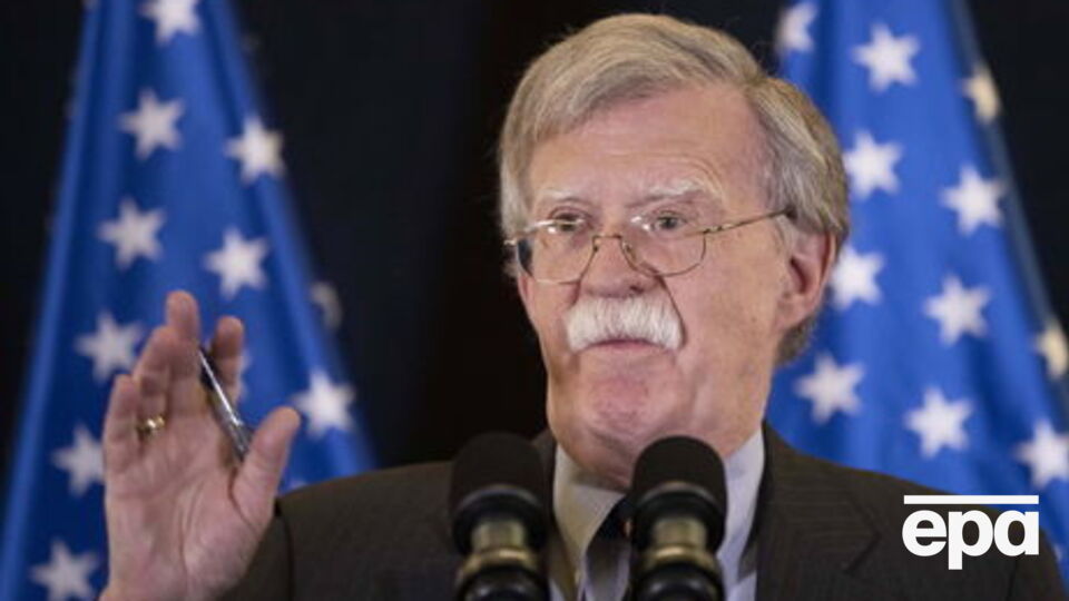 Болтон: США виходили на ринок, викидаючи додаткові обсяги сирої нафти для того, щоб можна було компенсувати санкції проти Ірану