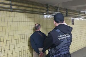 Співробітники військової прокуратури затримали поліцейських, факт передання хабара задокументували