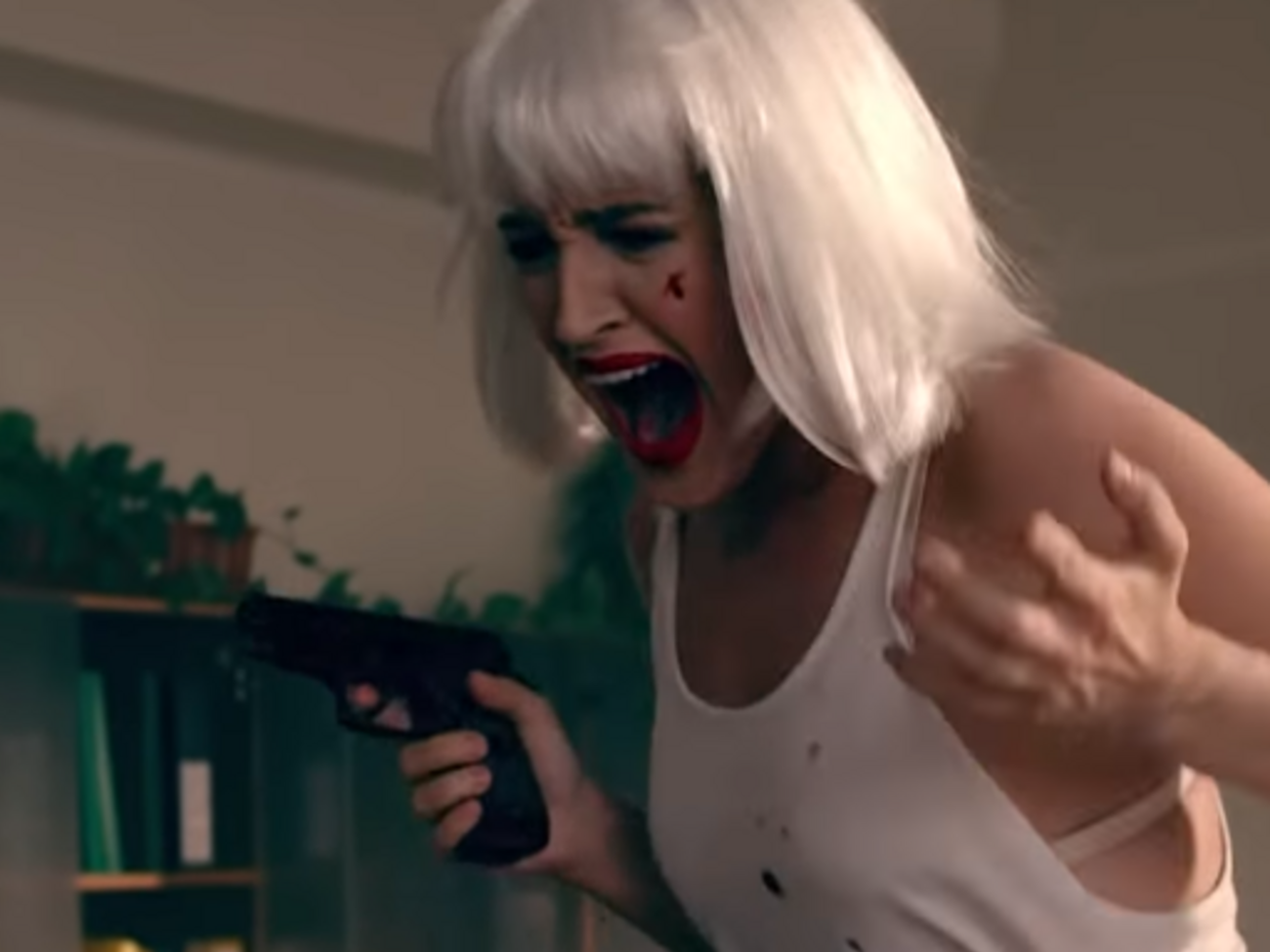 Главные герои клипа&nbsp;&ndash; влюбленные преступники