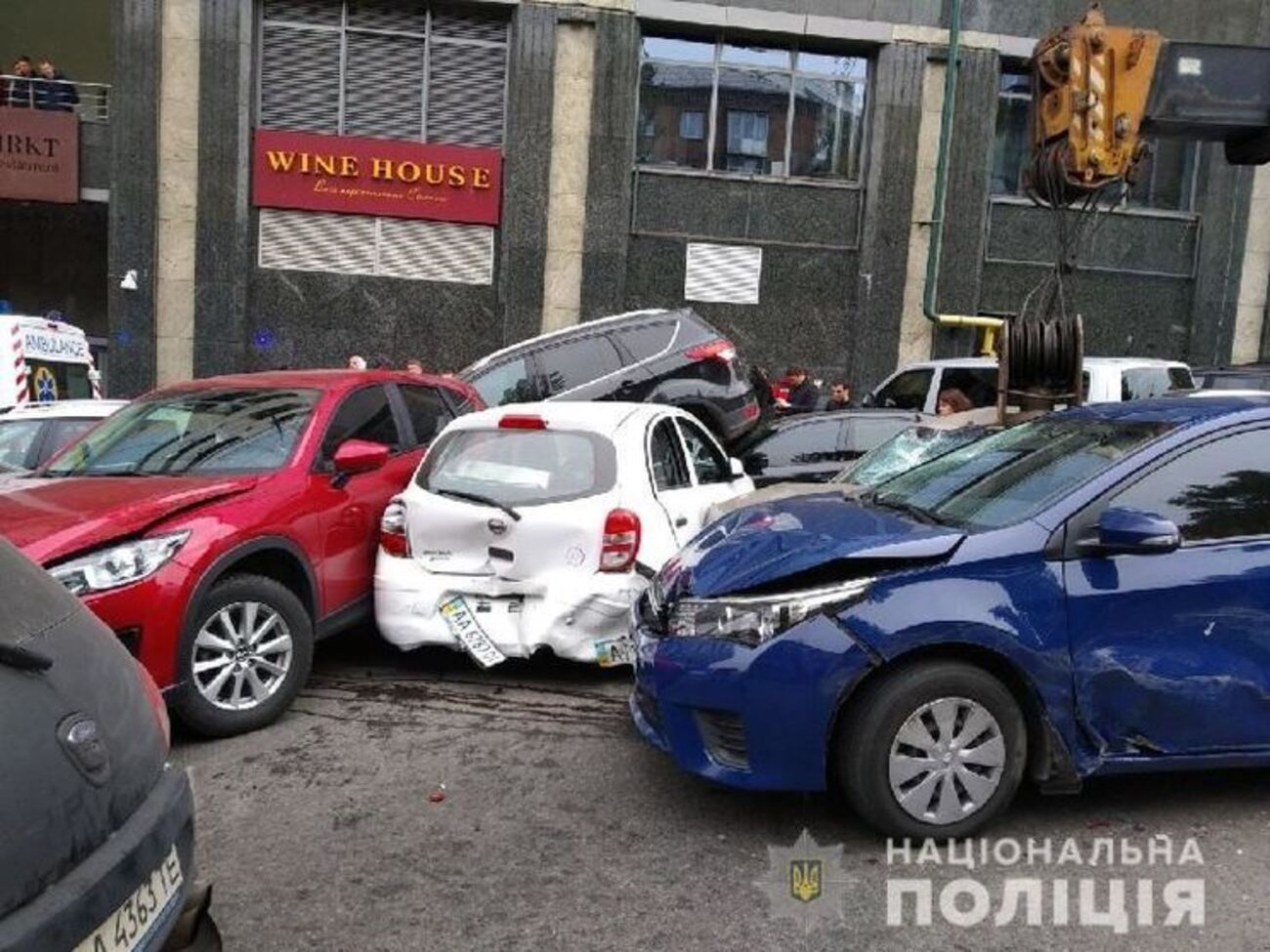 В результате аварии госпитализировали одного человека