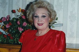 Із 1957 року Мірошниченко була солісткою Київського театру опери та балету, де працювала до 1994 року