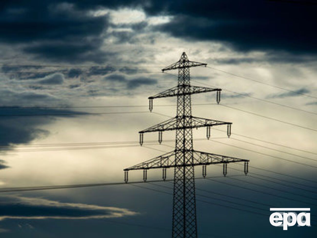 В состав компании входят три тепловые электростанции: Углегорская, Змиевская и Трипольская