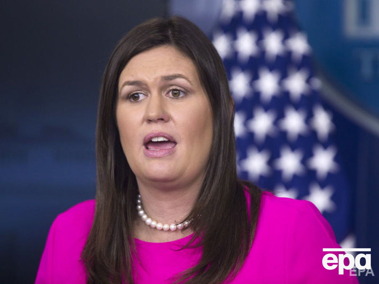 Сандерс засудила спроби атак на Обаму і Клінтонів