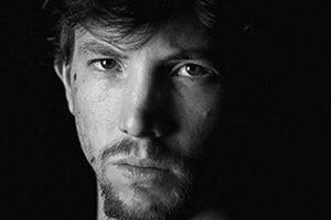 Роккеллі загинув у травні 2014 року, висвітлюючи війну на Донбасі