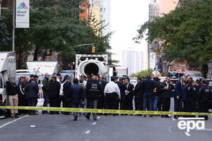 Улица возле Time Warner Center в Нью-Йорке оцеплена после сообщения о подозрительном пакете