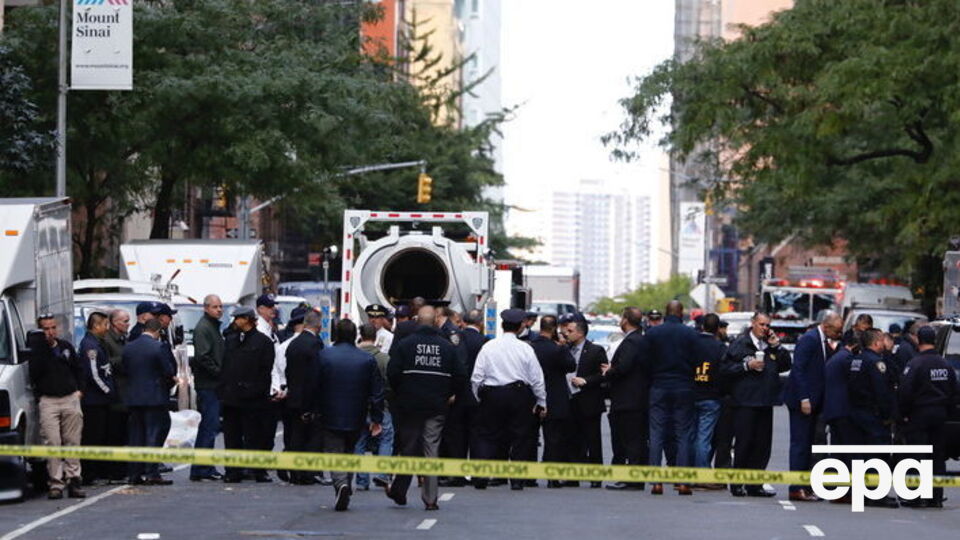 Вулицю біля Time Warner Center у Нью-Йорку оточили після повідомлення про підозрілий пакет