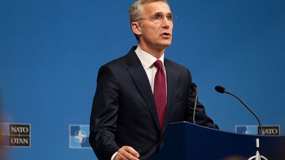 Столтенберг выразил озабоченность поведением Москвы