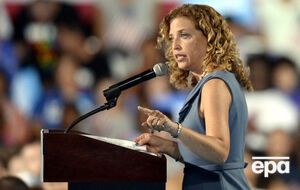 Вассерман-Шульц отметила, что контактировала с ФБР и другими структурами, ведущими расследование