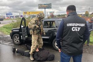 Правоохоронці затримали чотирьох торговців зброєю у Львові