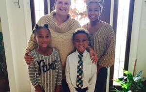 Неизвестный мужчина пожелал смерти Булл и ее детям