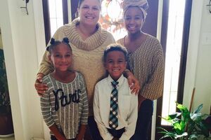 Неизвестный мужчина пожелал смерти Булл и ее детям