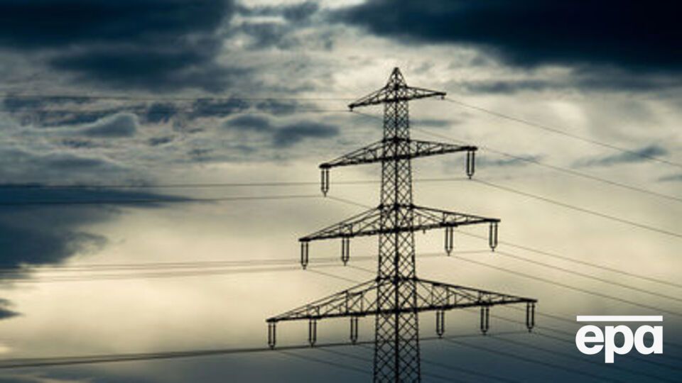 В состав компании входят три тепловые электростанции: Углегорская, Змиевская и Трипольская