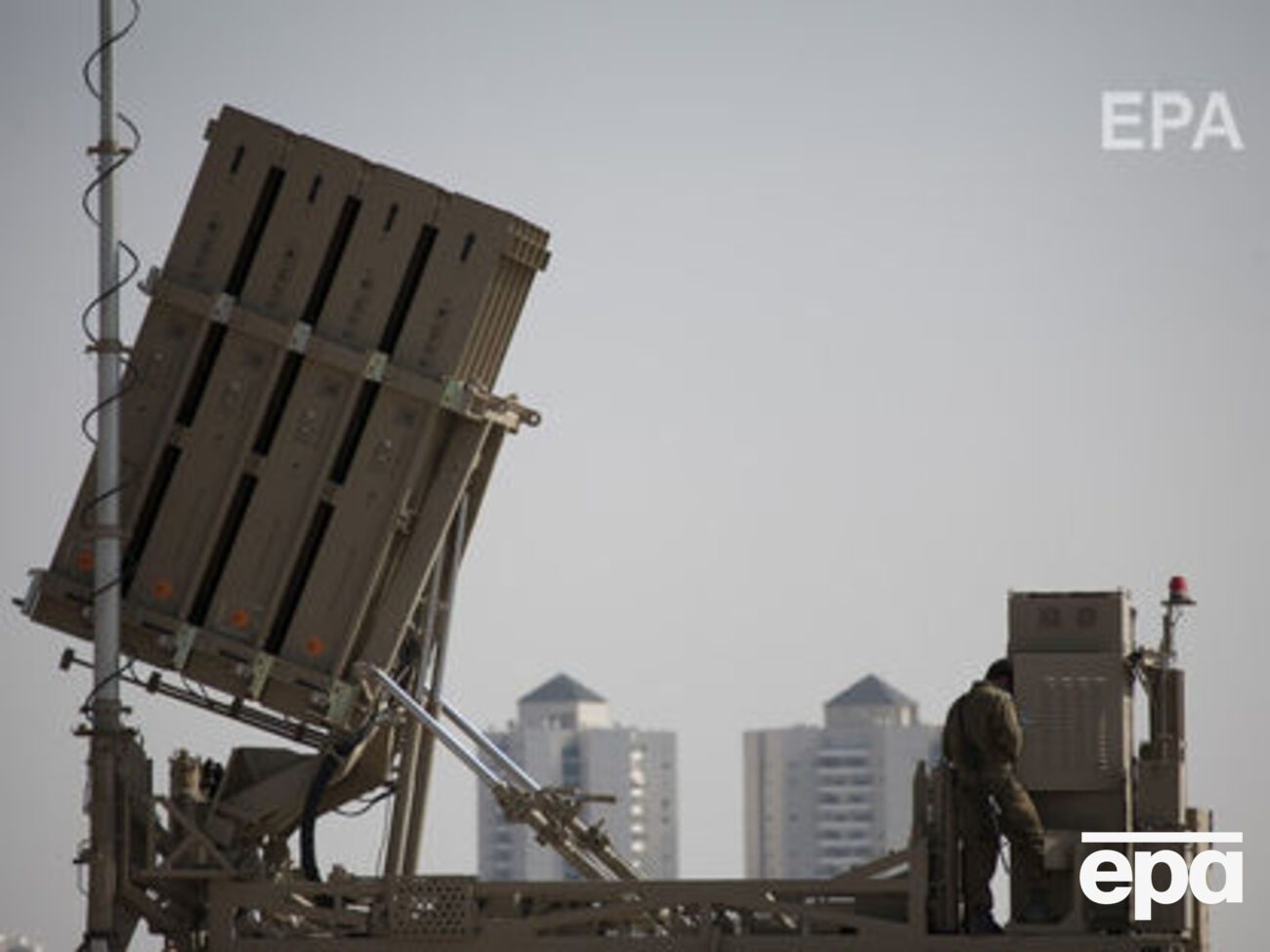 Израильский "Железный купол" перехватил часть ракет