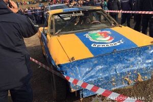 У Кривому Розі авто в'їхало в натовп