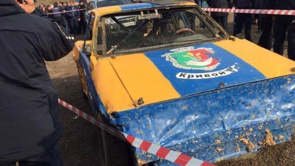 У Кривому Розі авто в'їхало в натовп