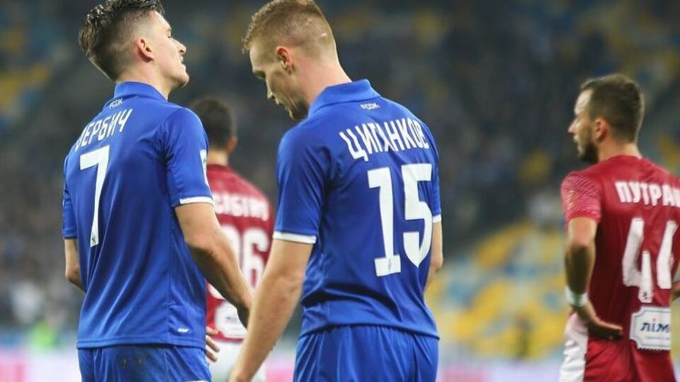 "Динамо" (в синих футболках) не сумело забить львовской команде
