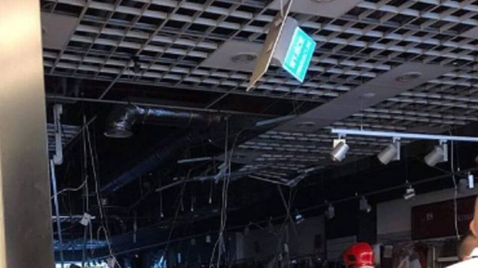 Причины обвала выясняют эксперты