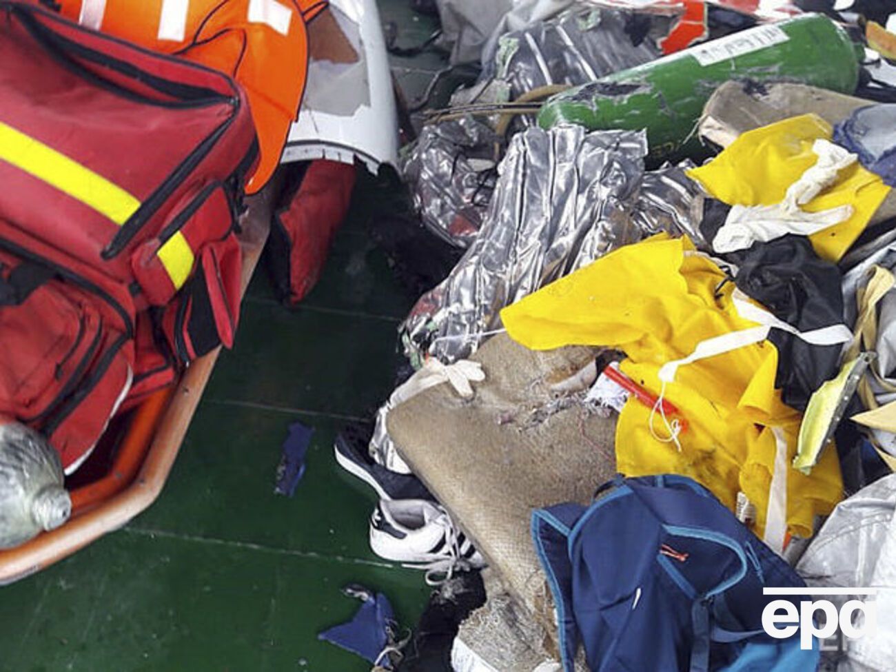 На борту потерпевшего крушение самолета находилось 189 человек